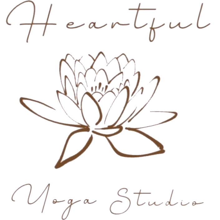 Heartful Yoga Studio ロゴ